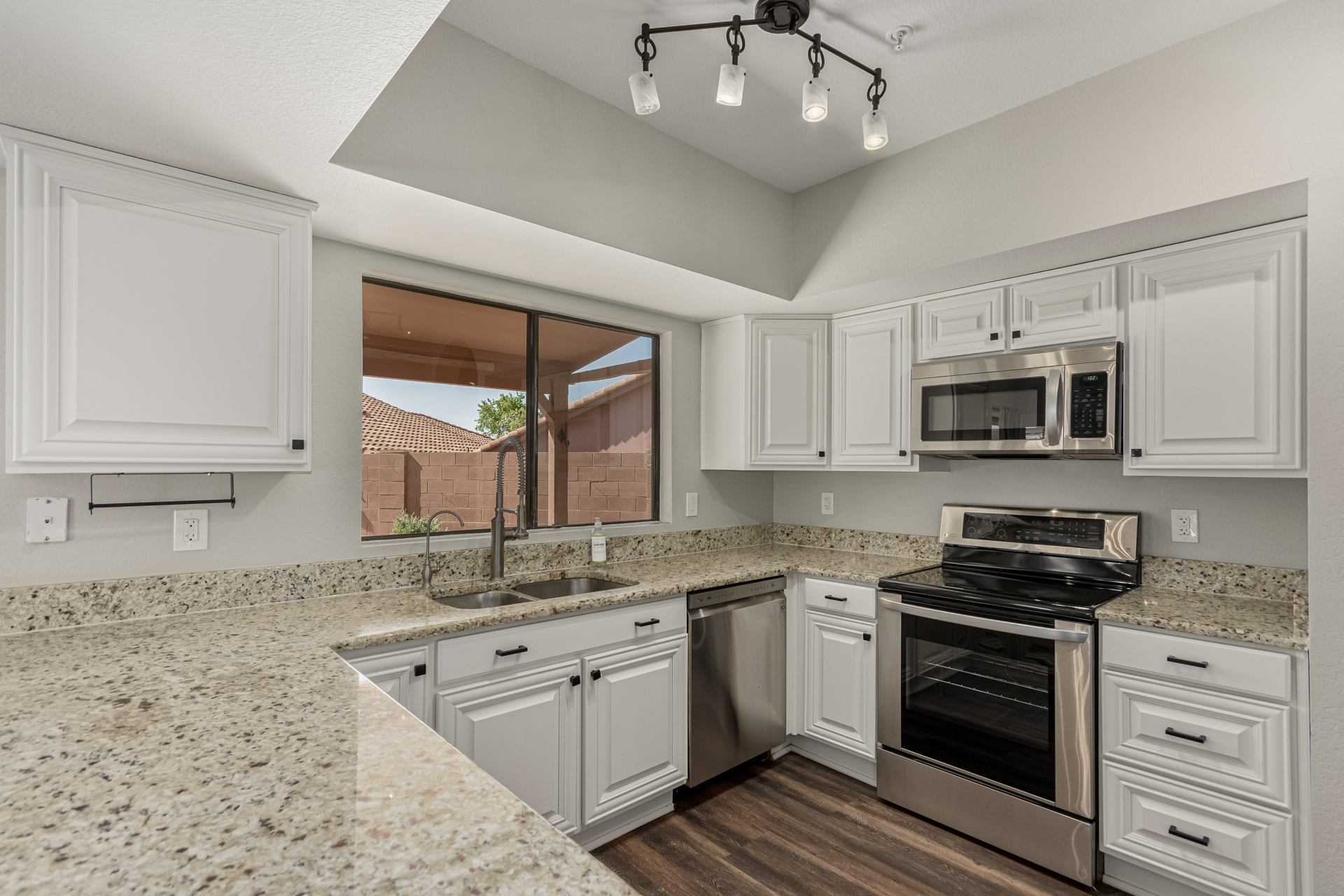 0023-23 – Windrose