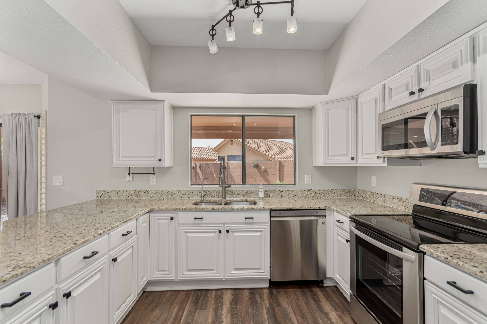 0026-26 – Windrose